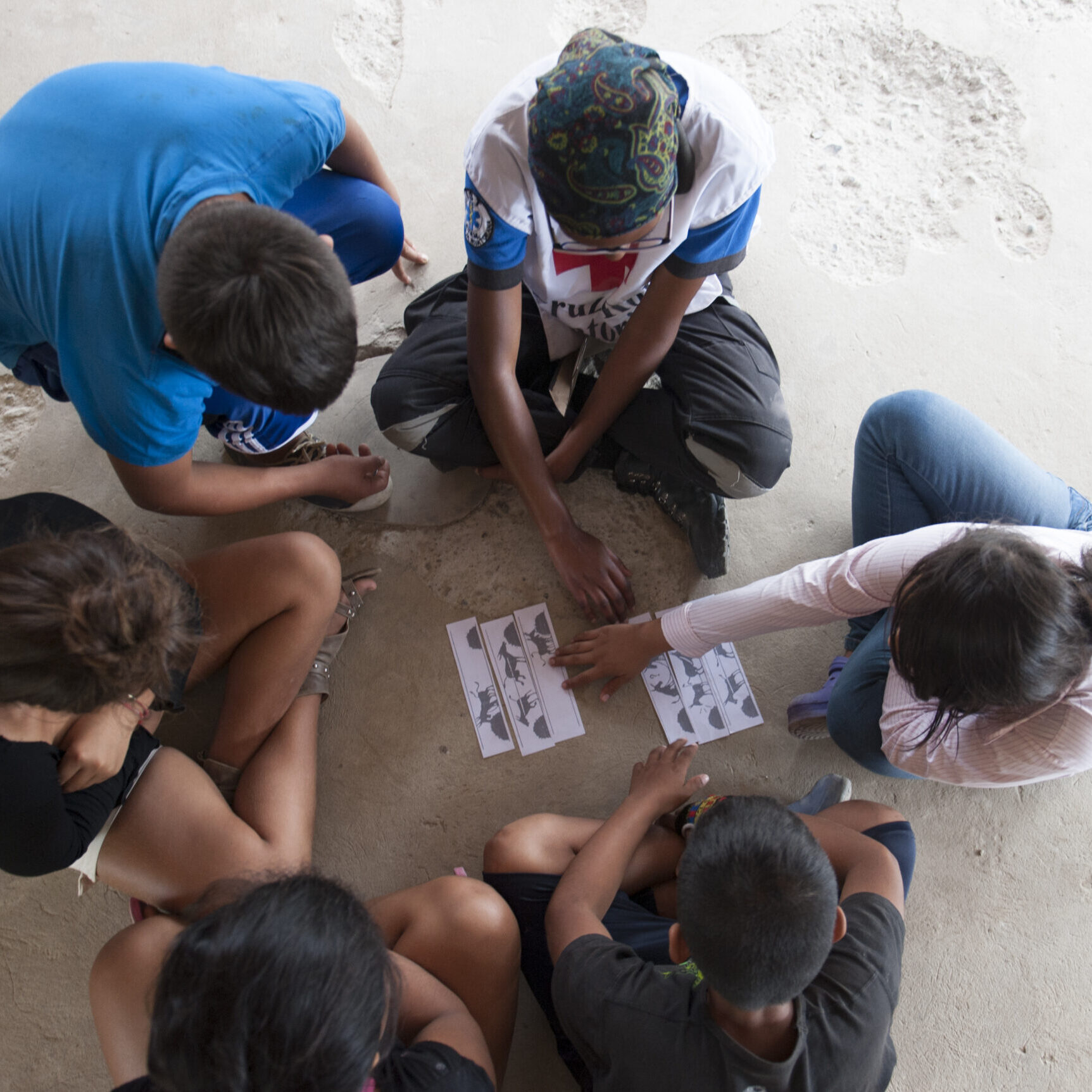 Actividades de Apoyo Psicosocial con jóvenes en la comunidad de Camarones, Manabi